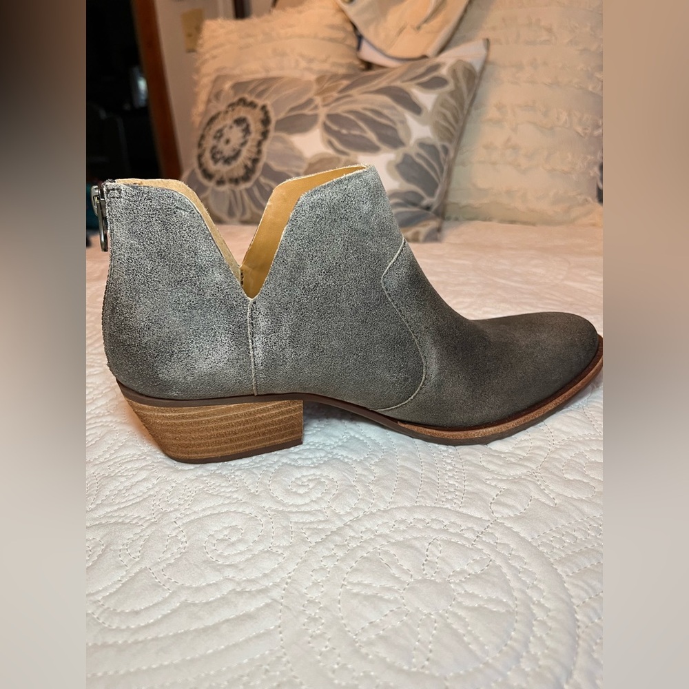 Kork-Ease Dark Taupe Gray Suede Ankle Booties - Picture 3 of 7